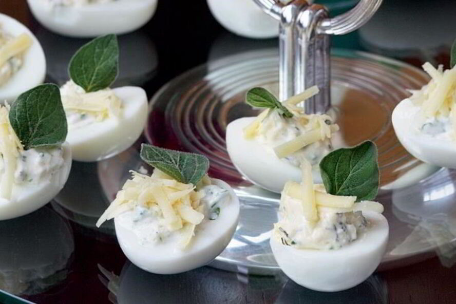 Рецепт яиц цесарки, фаршированные сыром и тархуном