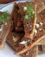 Чесночные гренки в духовке