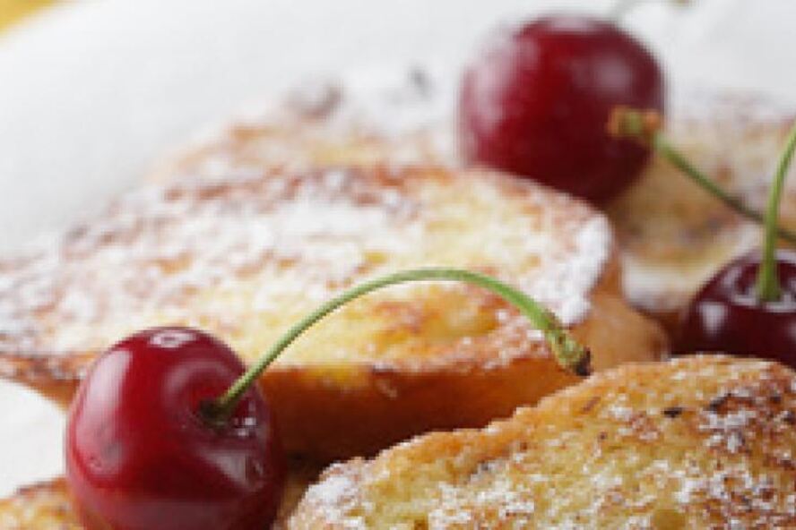 Рецепт французских гренков с вишней