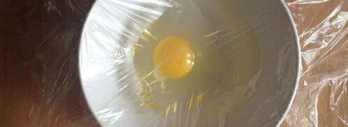 гренки из черного хлеба с вареным яйцом. Шаг 4