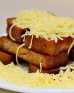 Гренки с чесноком и сыром