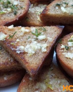 Гренки с чесноком на сковороде