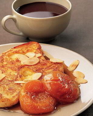 Миндальные гренки с абрикосами