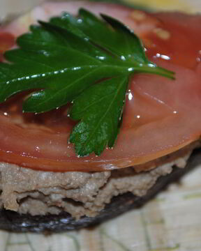 Пикантные гренки с печенью