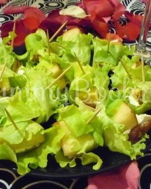 Изящные канапе с грушей, ветчиной и сыром