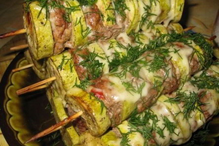 Рецепт канапе из фарша и кабачков