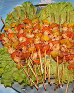 Канапе из креветок на шпажках