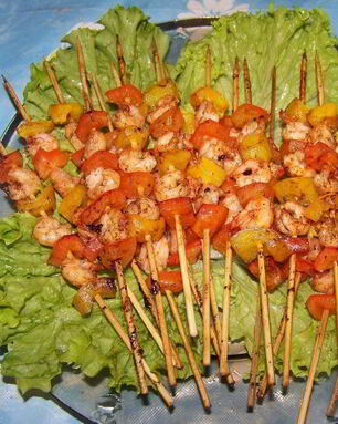 Канапе из креветок на шпажках
