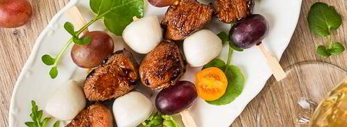 канапе из острой утки с моцареллой и виноградом. Шаг 11