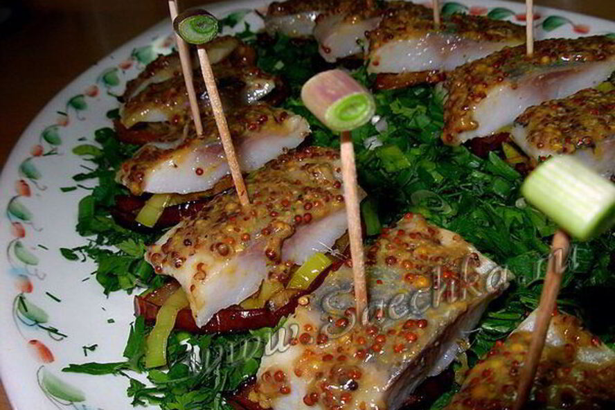 Рецепт канапе из селедки с яблоками