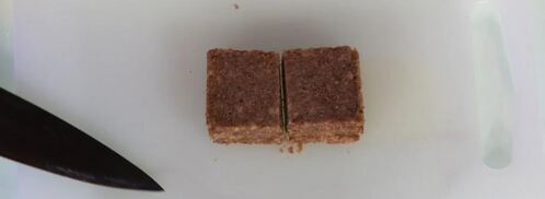 канапе с сельдью и красным луком. Шаг 3