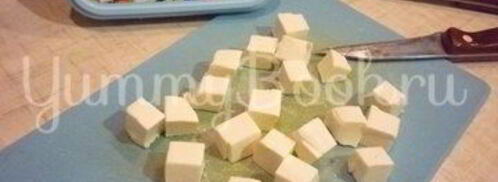 пикантные канапе с сыром, фруктами и маслинами. Шаг 6