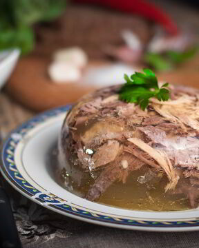 Хрустальный холодец из домашнего петуха