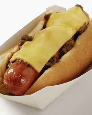 Булочка с сосиской — готовим домашнюю альтернативу вредному хот-догу