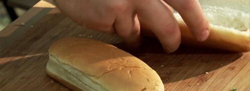 хот-дог с сердцем индейки, овощами и брынзой. Шаг 7