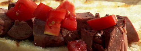 хот-дог с сердцем индейки, овощами и брынзой. Шаг 10