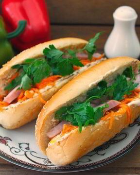 Хот-дог с ветчиной