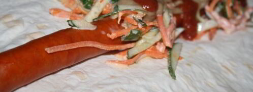 хотдоги с венгерскими колбасками в лаваше на мангале. Шаг 5