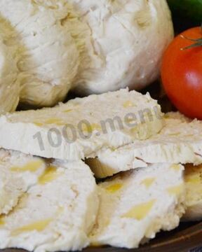 Колбаса домашняя куриная с сыром