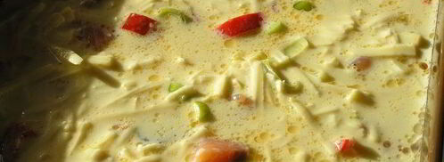 фриттата осенняя с лососем, сладким перцем и луком-пореем. Шаг 8