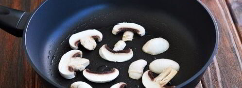 омлет на кефире на сковороде. Шаг 6