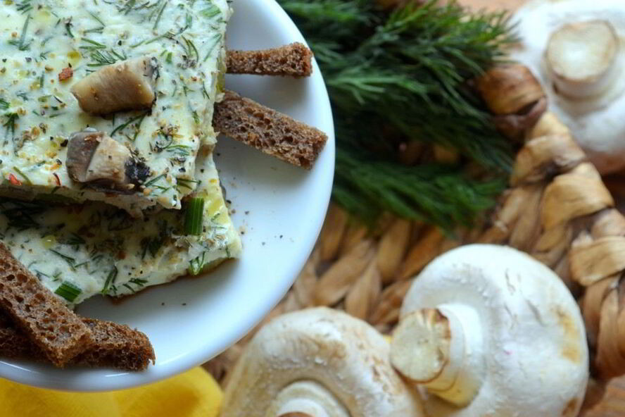 Рецепт омлета на сметане с шампиньонами и кабачками