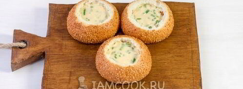 омлет с колбасой в булочке. Шаг 9