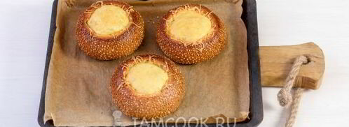 омлет с колбасой в булочке. Шаг 11