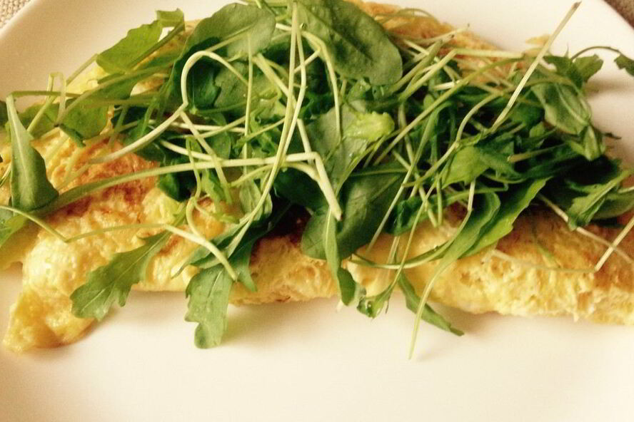 Рецепт омлета с сыром и рукколой