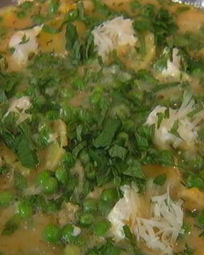 Омлет с зеленым горошком, картофелем и сыром