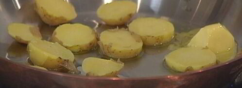 омлет с зеленым горошком, картофелем и сыром. Шаг 4