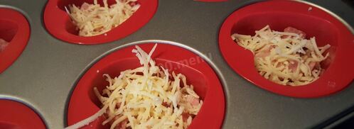 омлет в духовке в формочках. Шаг 3