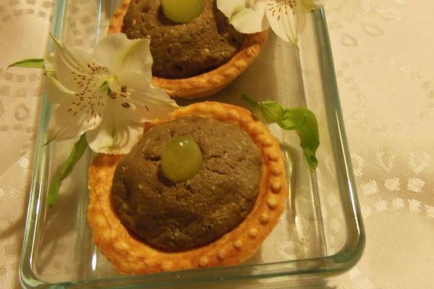 Рецепт паштета из индюшиной печени с орехами и виноградом