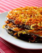 Печеночный торт с морковью и луком