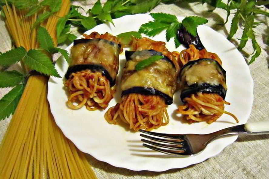 Рецепт роллов из баклажанов со спагетти