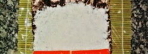 роллы с крабовыми палочками. Шаг 4