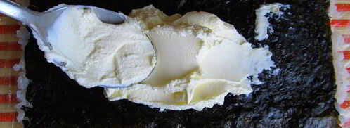 роллы с лососем и сыром филадельфия. Шаг 6