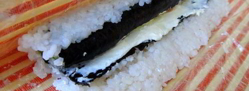 роллы с лососем и сыром филадельфия. Шаг 8