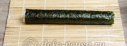 роллы с семгой сяке маки. Шаг 5