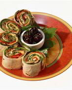 Роллы с тунцом, шпинатом и морковью