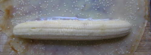 сладкие суши роллы с бананами. Шаг 7