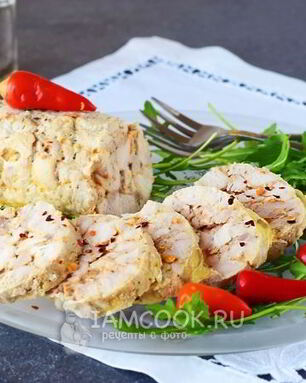 Куриный рулет с желатином в пищевой пленке
