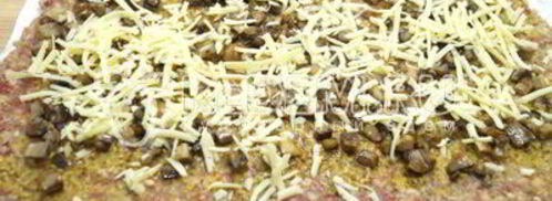 мясной рулет с грибами и сыром новогодний. Шаг 11