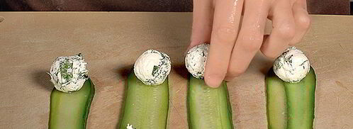 огуречные рулеты с крабовым мясом. Шаг 3