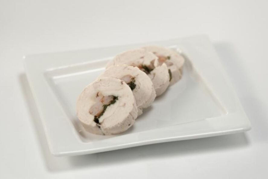 Рецепт рулета из курицы с креветками