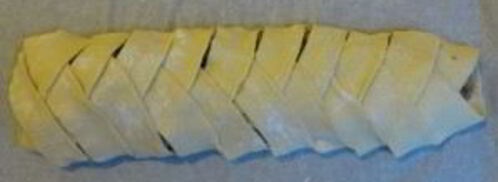 рулет из слоеного бездрожжевого теста. Шаг 4