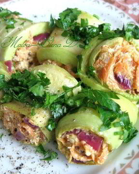 Рулетики из кабачков с морковью и сливочным сыром