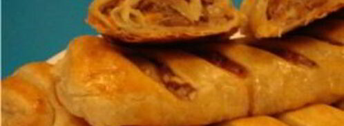 рулеты из слоеного теста с фаршем. Шаг 4