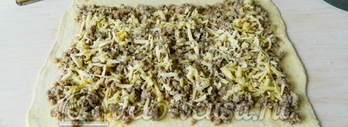 слоеный рулет с фаршем. Шаг 6