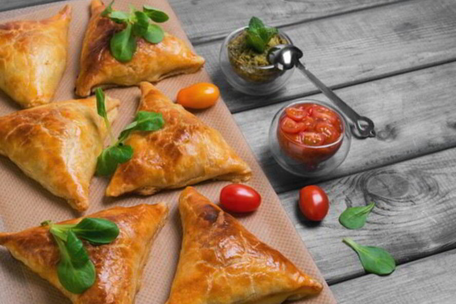 Рецепт домашней самсы с курицей из слоеного теста